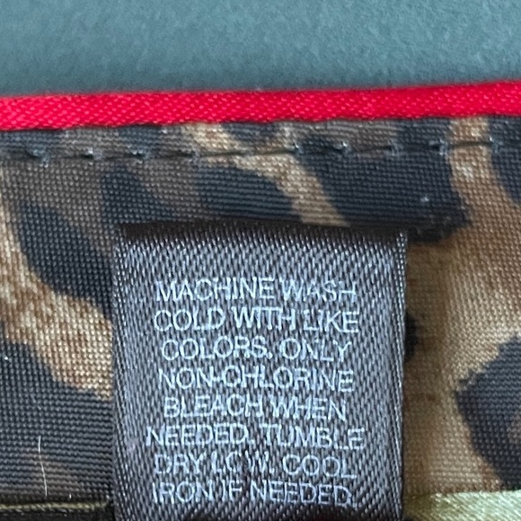 Express Design Studio Satin Dress Shorts Red Cuffed Gold Horsebit Women’s Size 0 - Picture 5 of 9